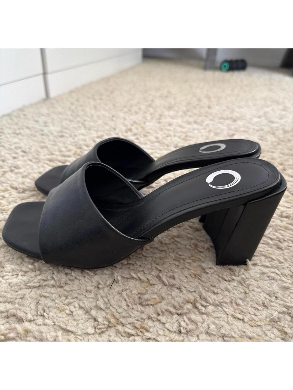 Women's Journee Alisia Heeled Mule Sandal Black 6.5 Block Heel - Picture 3 of 5